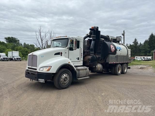 Kenworth T440 Гусеничні екскаватори