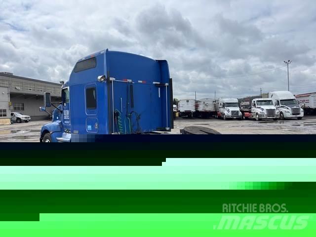 Kenworth T660 Тягачі