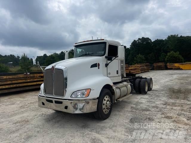 Kenworth T660 Тягачі