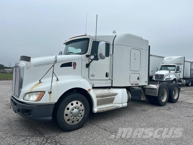 Kenworth T660 Тягачі
