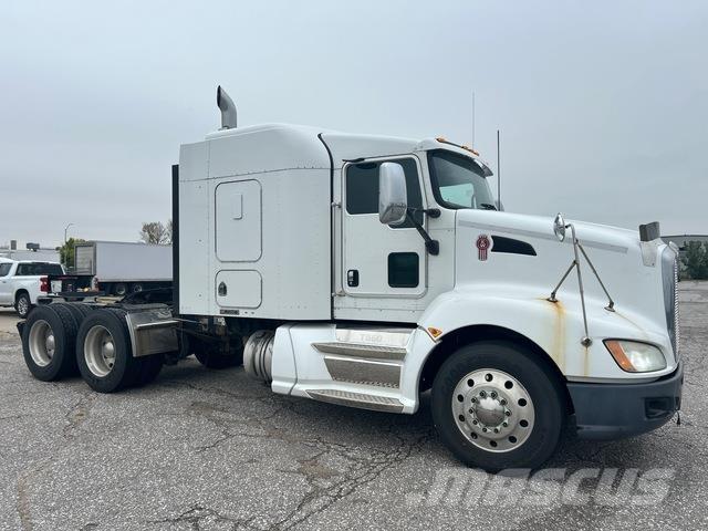 Kenworth T660 Тягачі