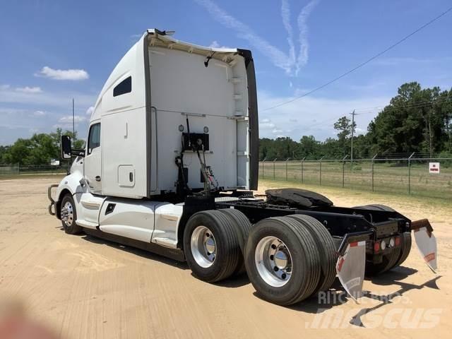 Kenworth T680 Тягачі