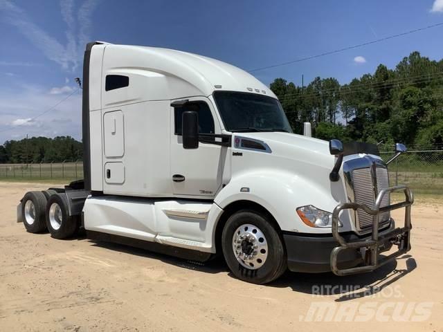 Kenworth T680 Тягачі