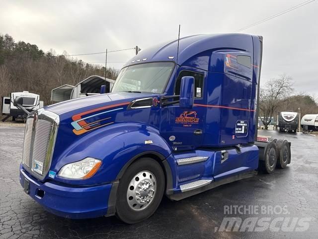 Kenworth T680 Тягачі