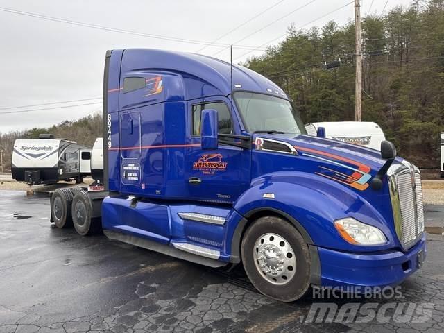 Kenworth T680 Тягачі