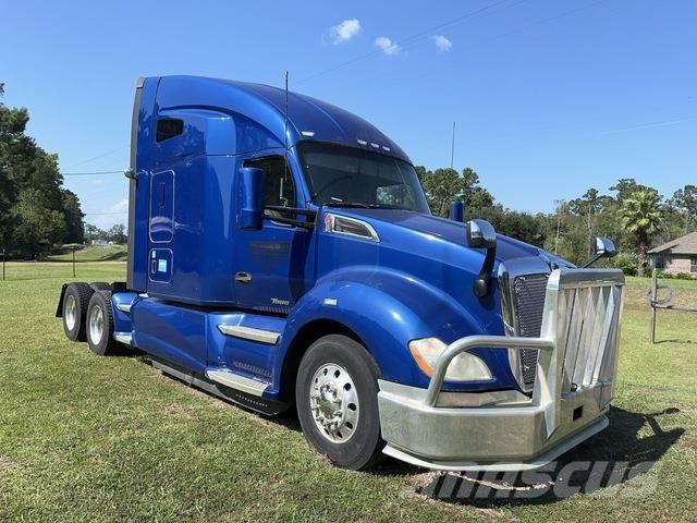 Kenworth T680 Тягачі