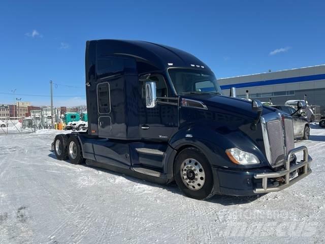Kenworth T680 Тягачі