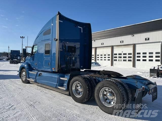 Kenworth T680 Тягачі