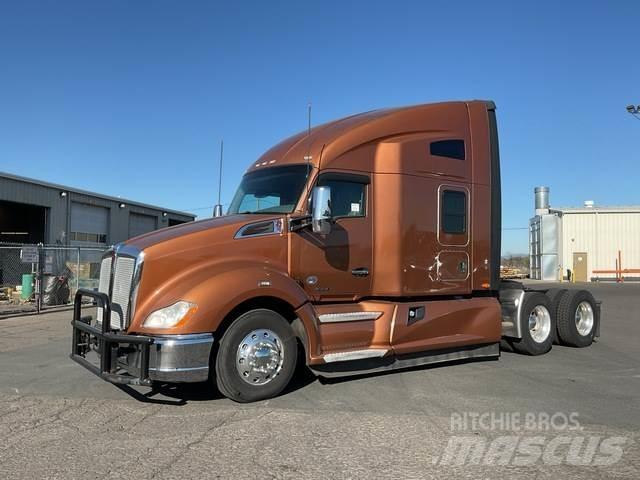 Kenworth T680 Тягачі