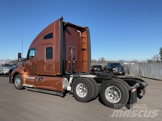 Kenworth T680 Тягачі