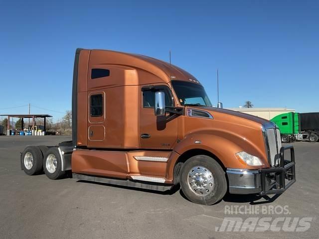 Kenworth T680 Тягачі