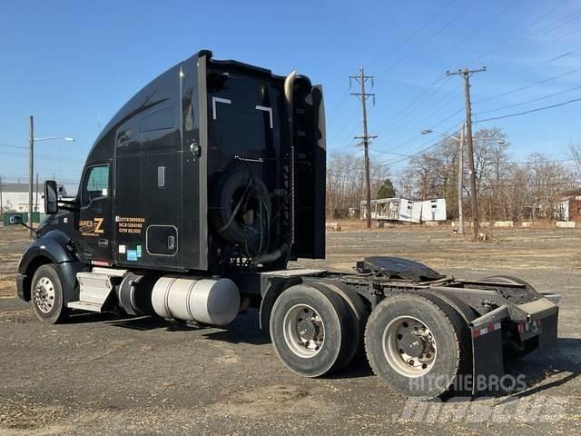 Kenworth T680 Тягачі