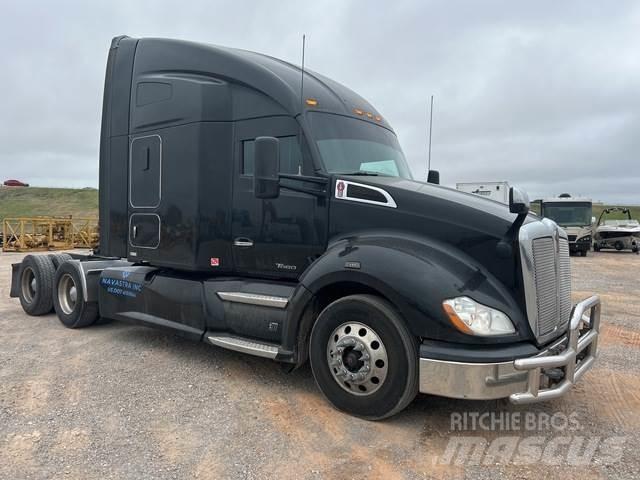 Kenworth T680 Тягачі