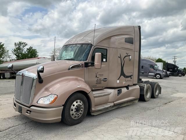 Kenworth T680 Тягачі
