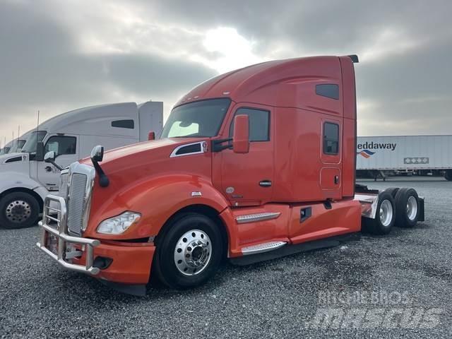 Kenworth T680 Тягачі
