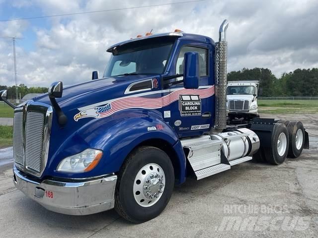 Kenworth T680 Тягачі