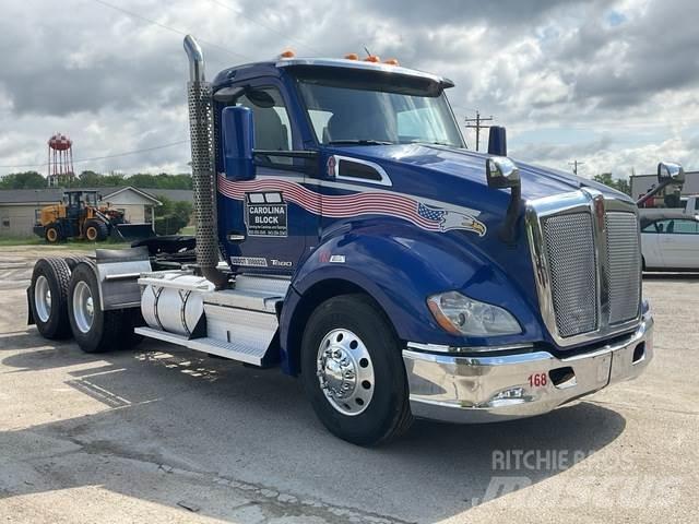 Kenworth T680 Тягачі