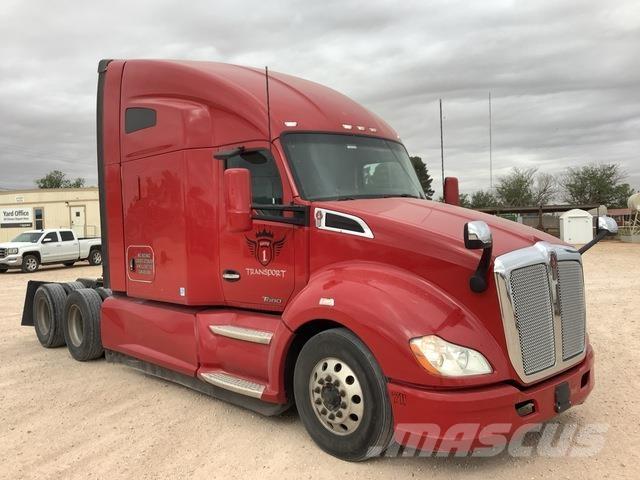 Kenworth T680 Тягачі