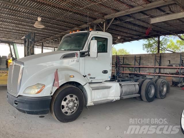 Kenworth T680 Тягачі