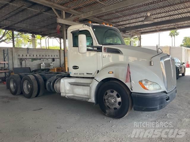 Kenworth T680 Тягачі