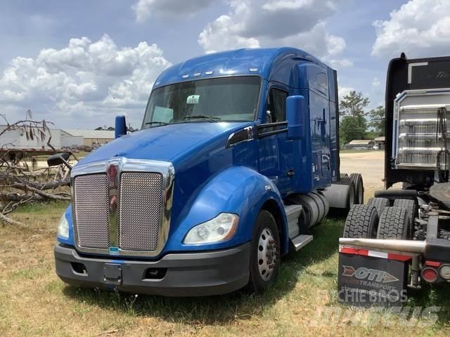 Kenworth T680 Тягачі