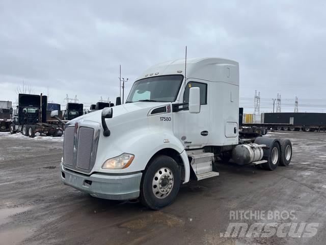 Kenworth T680 Тягачі