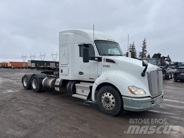 Kenworth T680 Тягачі