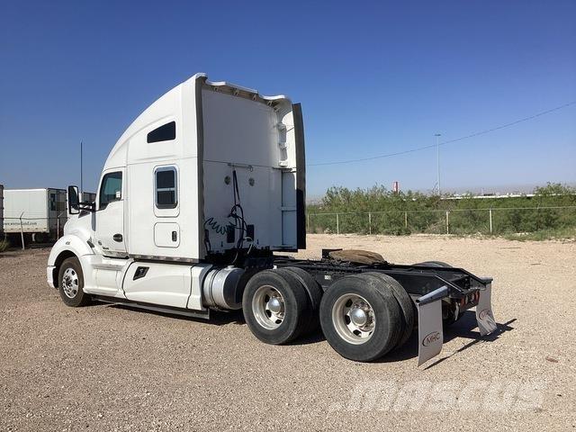 Kenworth T680 Тягачі
