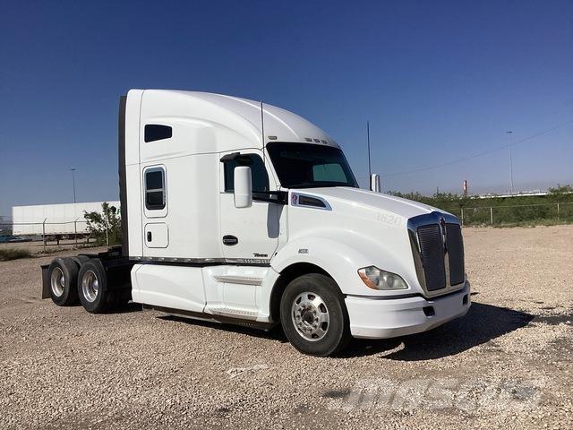 Kenworth T680 Тягачі