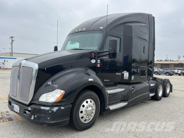 Kenworth T680 Тягачі