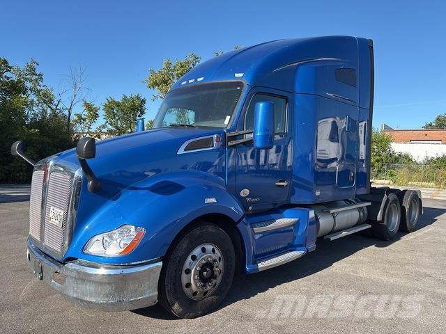 Kenworth T680 Тягачі