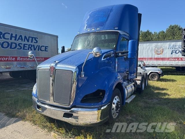 Kenworth T680 Тягачі