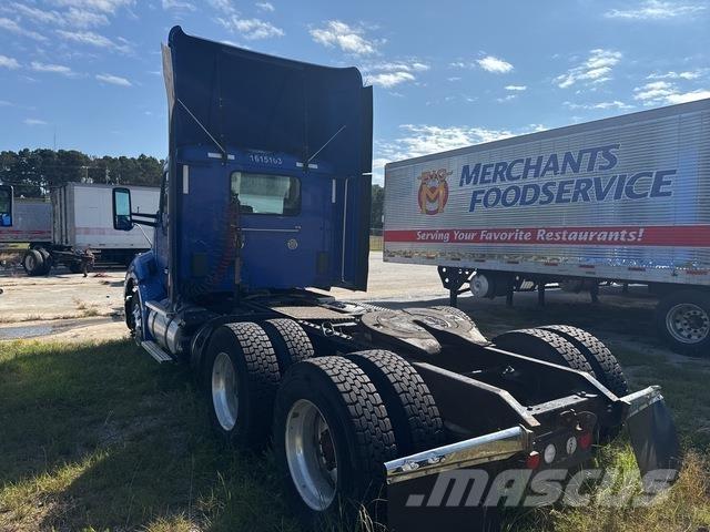 Kenworth T680 Тягачі