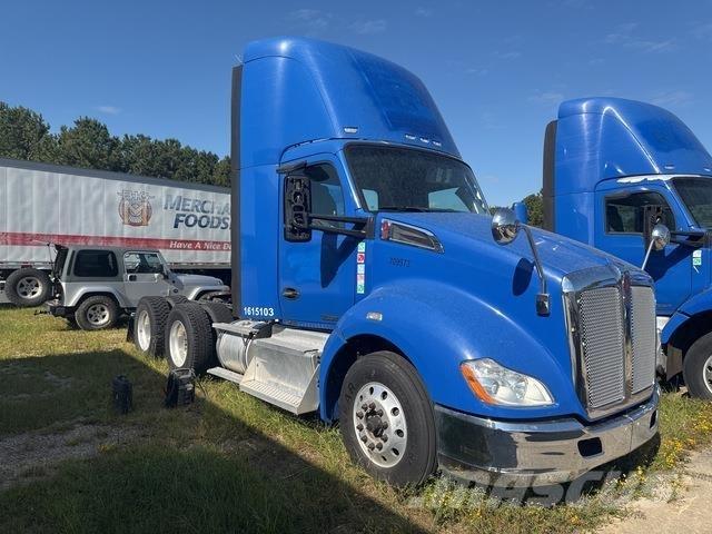 Kenworth T680 Тягачі