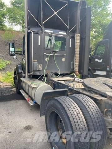 Kenworth T680 Тягачі