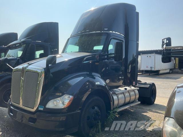Kenworth T680 Тягачі