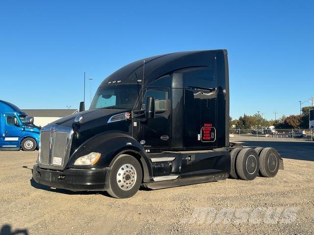 Kenworth T680 Тягачі