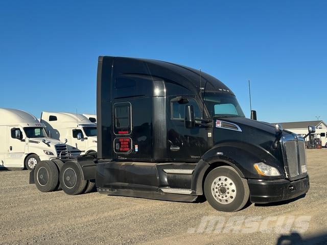 Kenworth T680 Тягачі