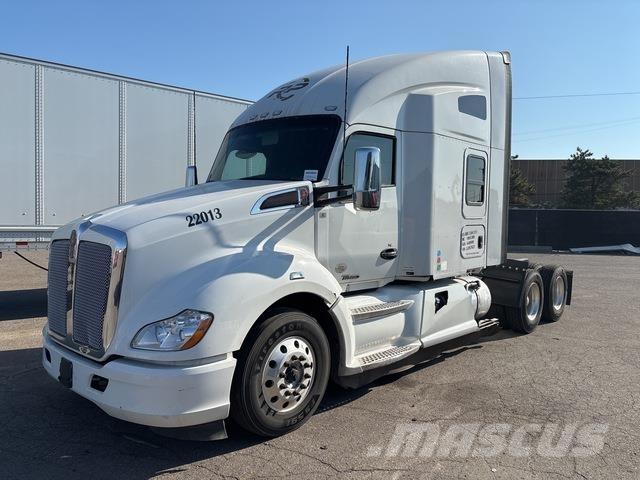 Kenworth T680 Тягачі