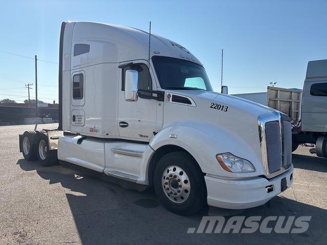 Kenworth T680 Тягачі