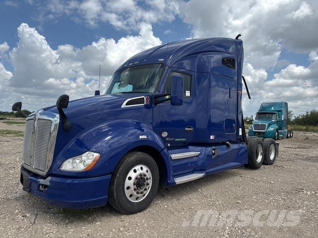 Kenworth T680 Тягачі