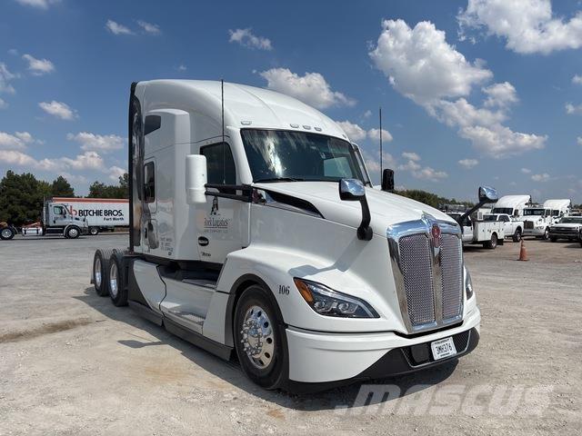 Kenworth T680 Тягачі