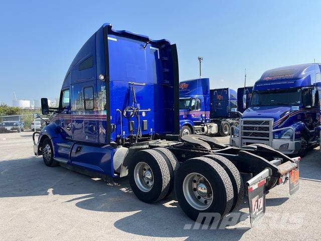 Kenworth T680 Тягачі