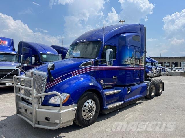 Kenworth T680 Тягачі