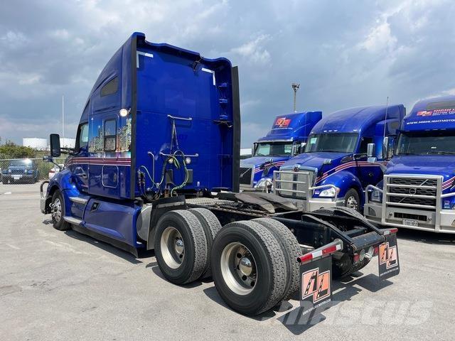 Kenworth T680 Тягачі