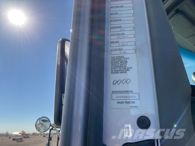 Kenworth T680 Тягачі