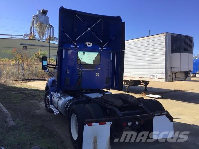 Kenworth T680 Тягачі