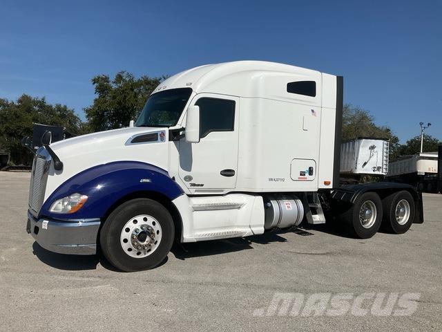 Kenworth T680 Тягачі