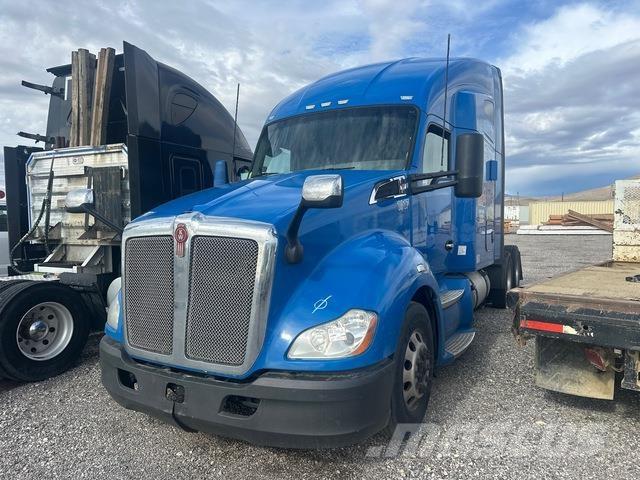 Kenworth T680 Тягачі