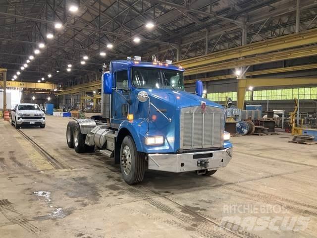 Kenworth T800 Тягачі